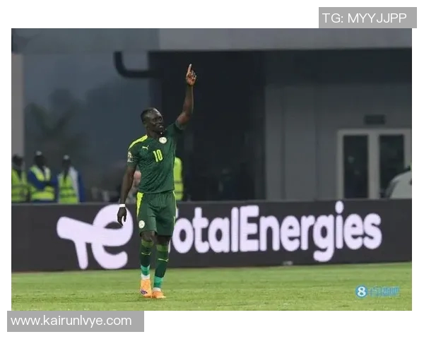 非洲足球明星马内的辉煌历程与对足球的热爱之路